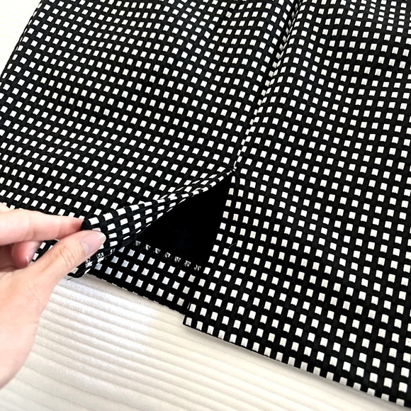 Express Pencil Skirt - Picture 3 of 4